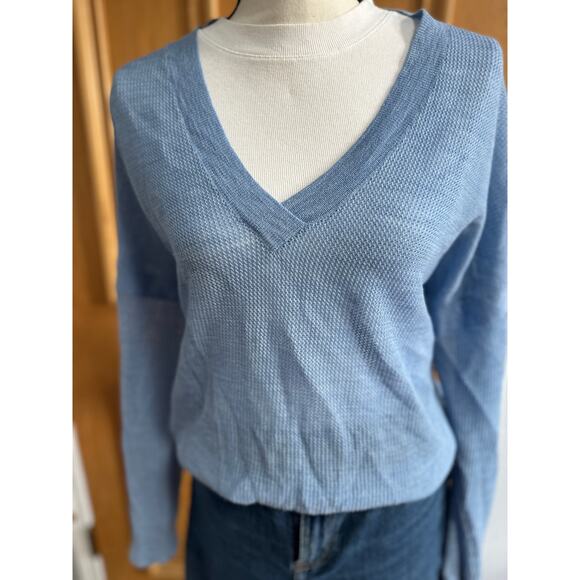 J.Crew Women’s 100% Merino Wool Lightweight V-Neck Sweater Blue XL - Picture 2 of 4